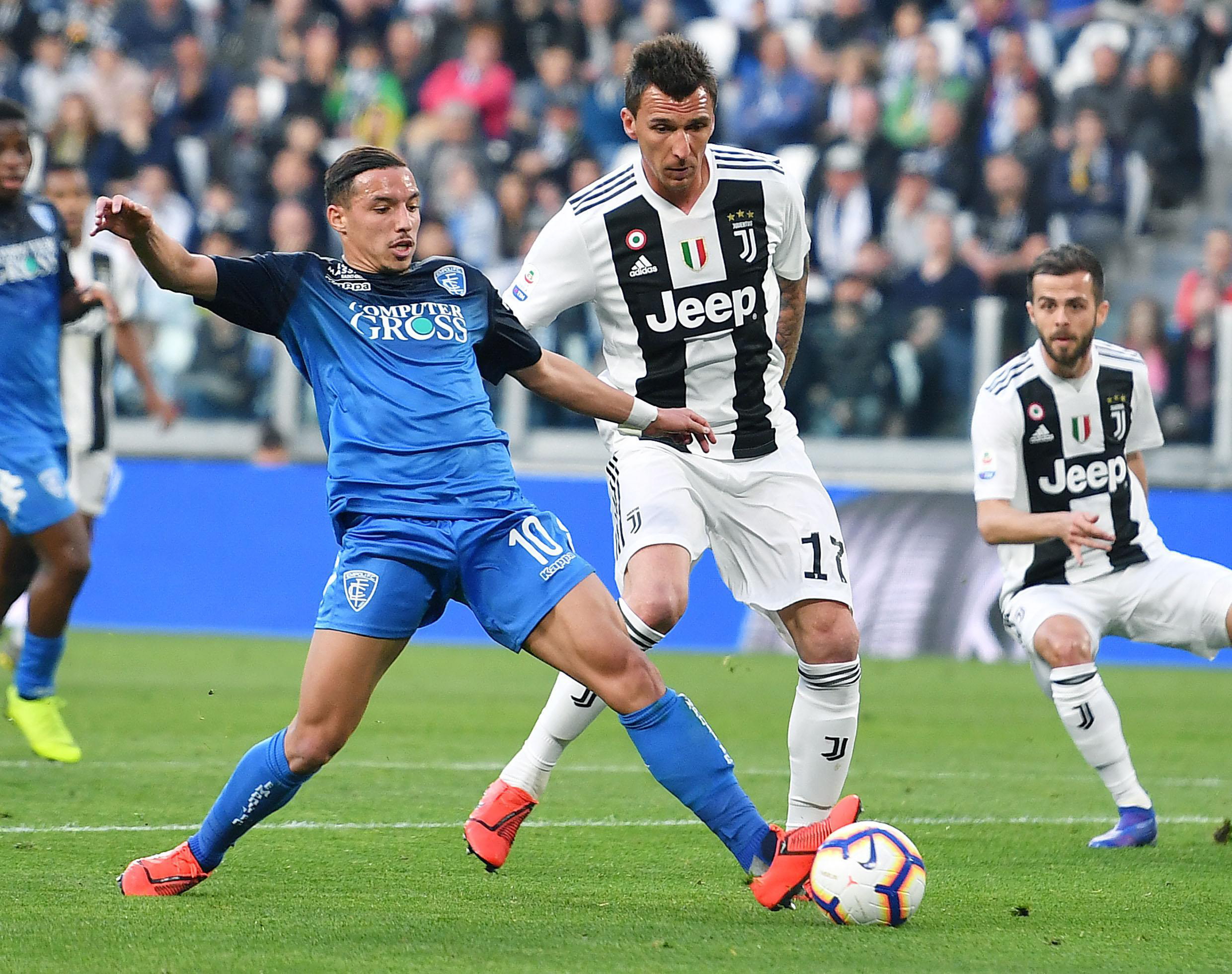 热身赛中 热身赛中